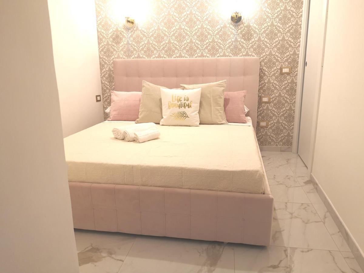 Domus Leone Tre Bed & Breakfast Napoli Dış mekan fotoğraf